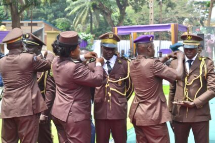 Cérémonie de port de galon à une dizaine de douaniers centrafricains