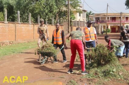 Le ministre Hassane Bouba Ali participe à l&rsquo;opération citoyenne « Kwa ti Kodro » à Bangui